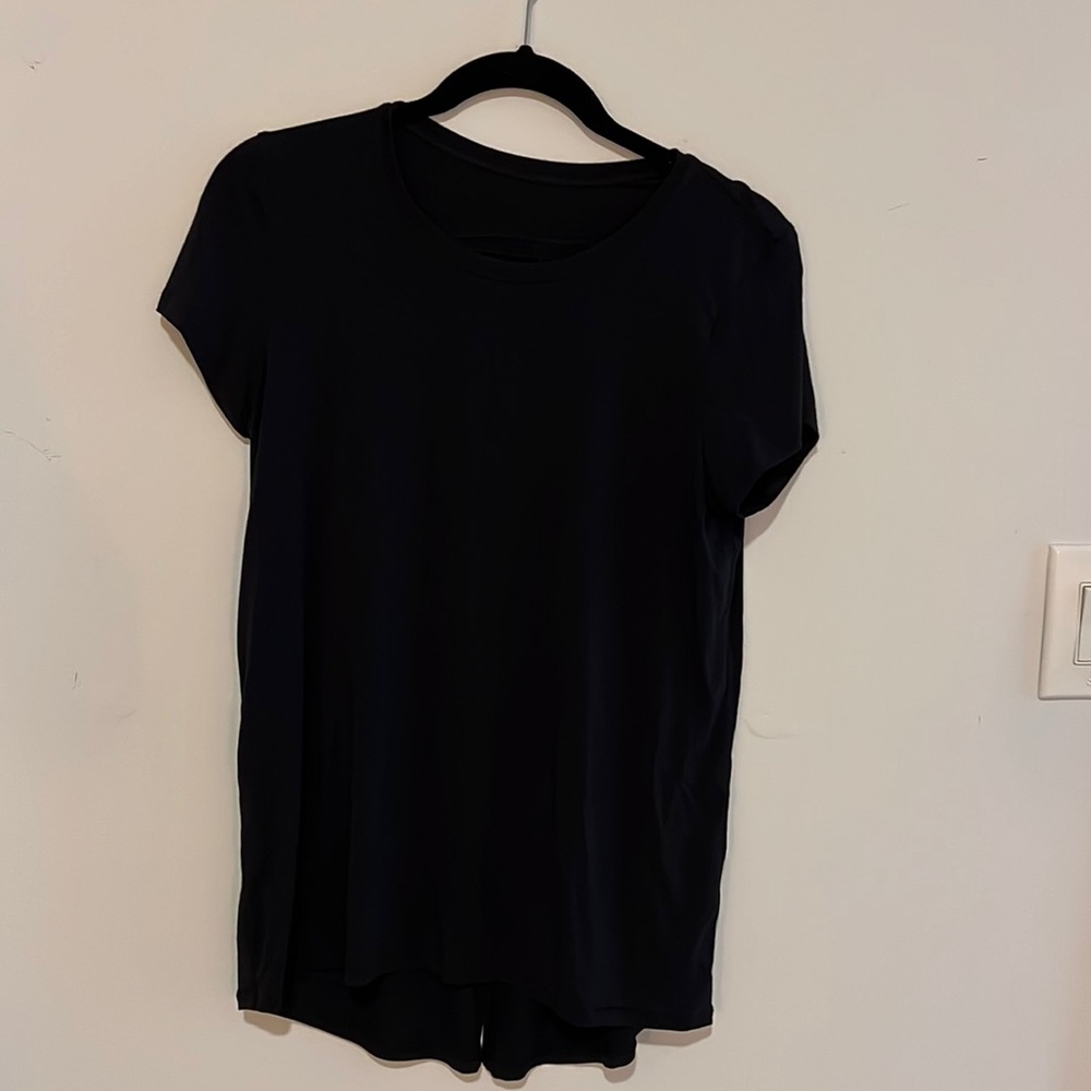 Lululemon Black short sleeve split back flowy shirt